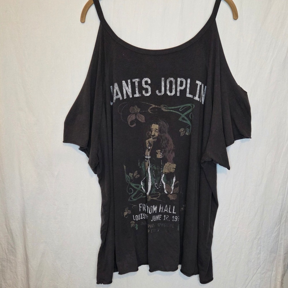 Goodie Two Sleeves Janis Joplin Cold Shoulder Graphic Tee Faded Black Size 5
